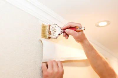 Pose de papier peint à Treize-Vents — revêtements muraux et toiles de verre
